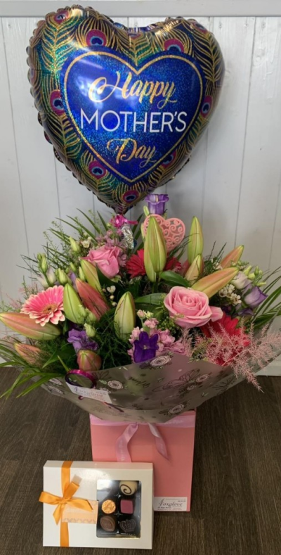 Thanks For Everything - Say "Thanks For Everything" they do for you, by sending this gorgeous bouquet, balloon & Belgian chocolates.

A sensational mix of gorgeous flowers, with a balloon & a box of luxury belgian chocolates are the perfect way to show how much you appreciate them.

*PLEASE NOTE: SUBSTIONTIONS MAY BE MADE, DUE TO AVAILIBILITY*